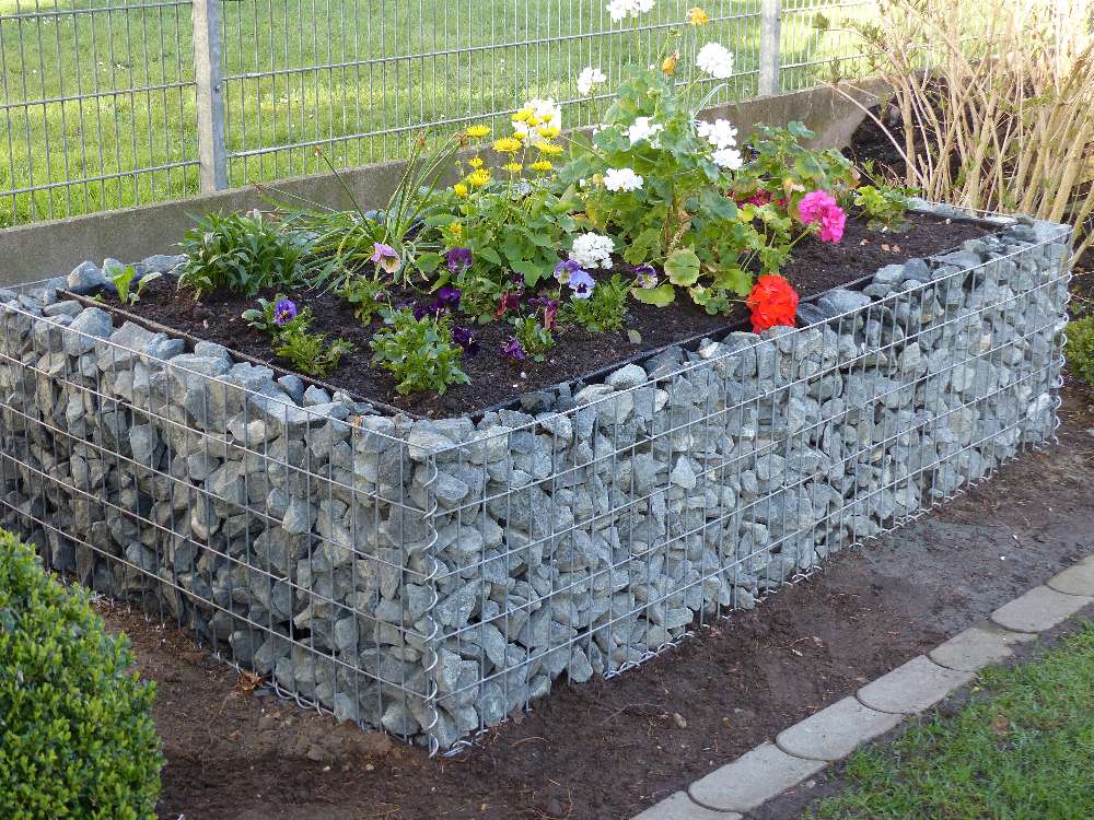 Gabion upphöjd säng gjord efter mått - maskstorlek 5x10cm