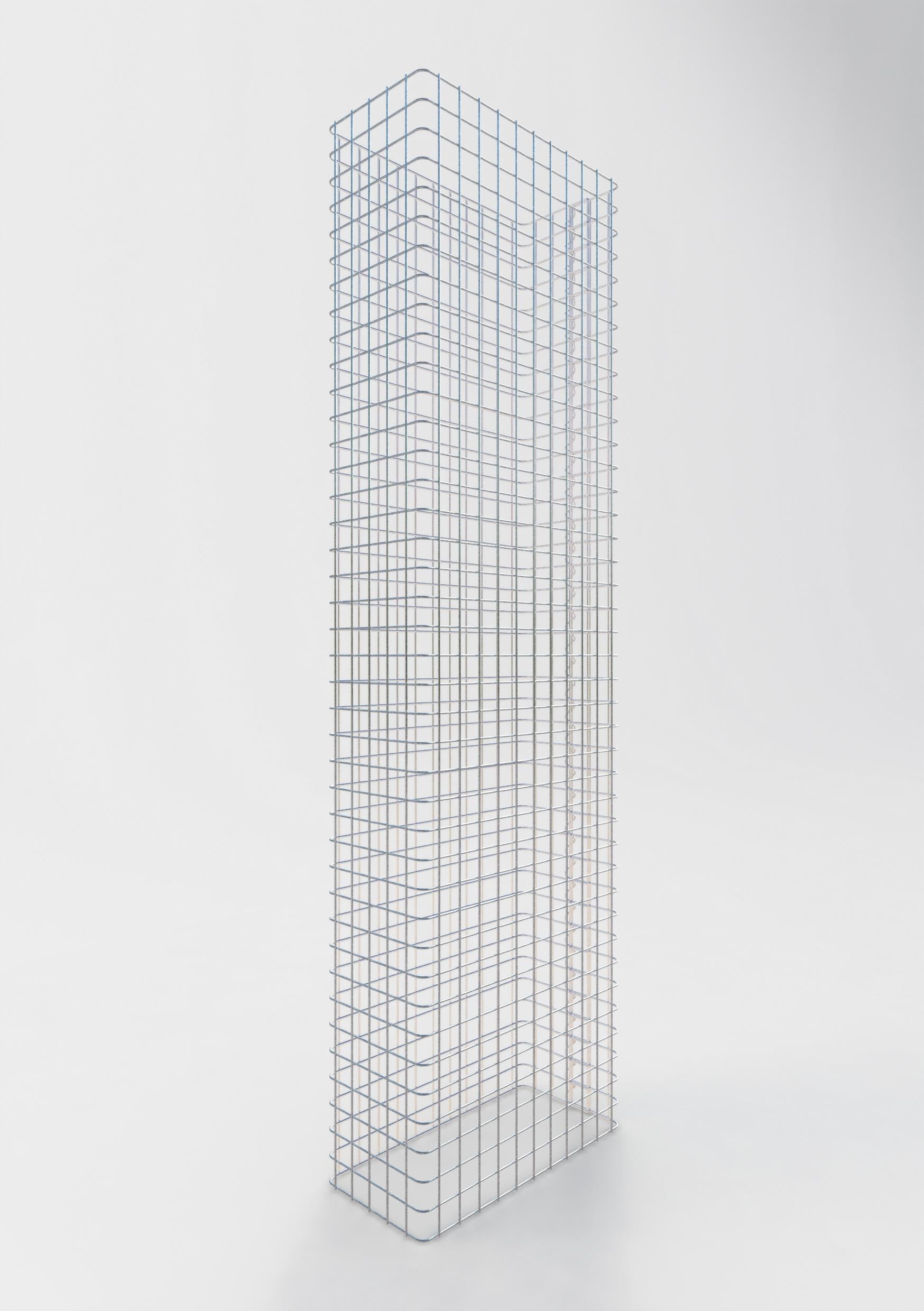 Schanskorfomheining lengte 57 cm, hoogte 180 cm, diepte 27 cm, maaswijdte 5 x 5 cm