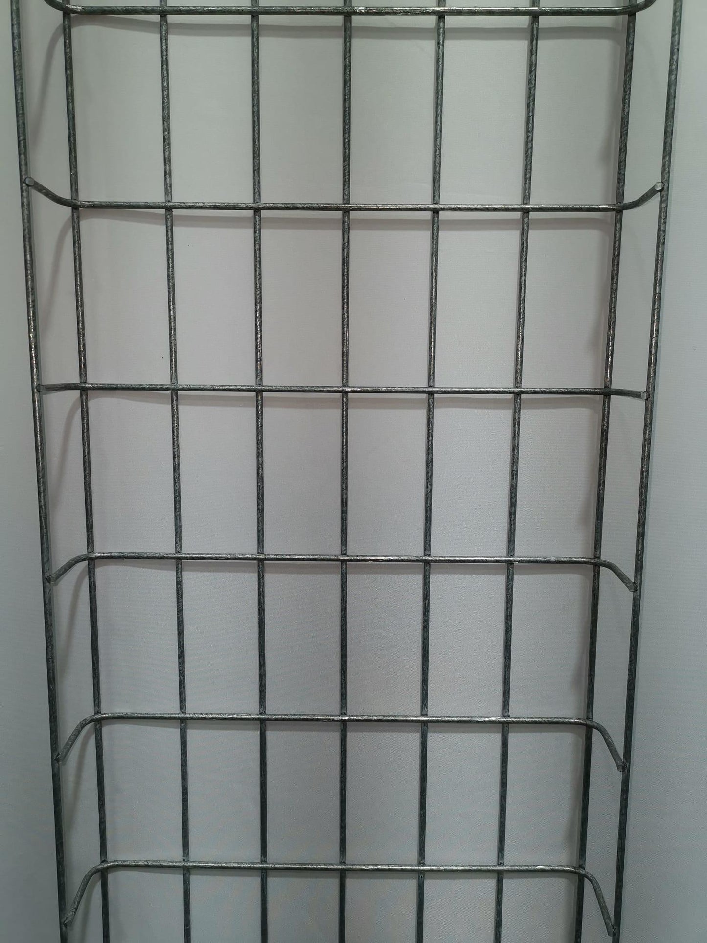 Lunghezza del traliccio 29 cm, profondità 5 cm, dimensione delle maglie 5 x 10 cm