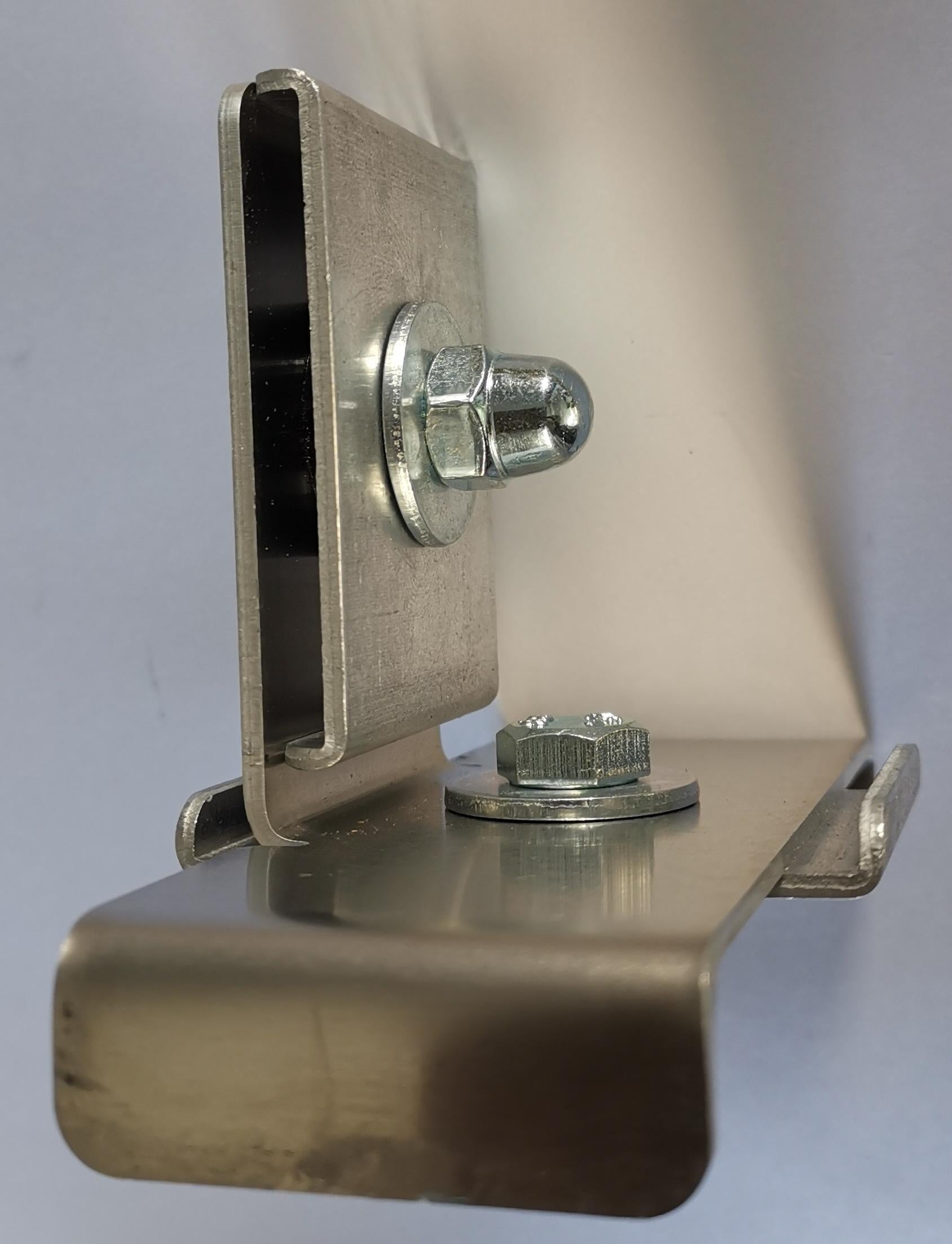 Grampo com suporte de cerca 5 x 10 cm para malha de haste dupla, alumínio
