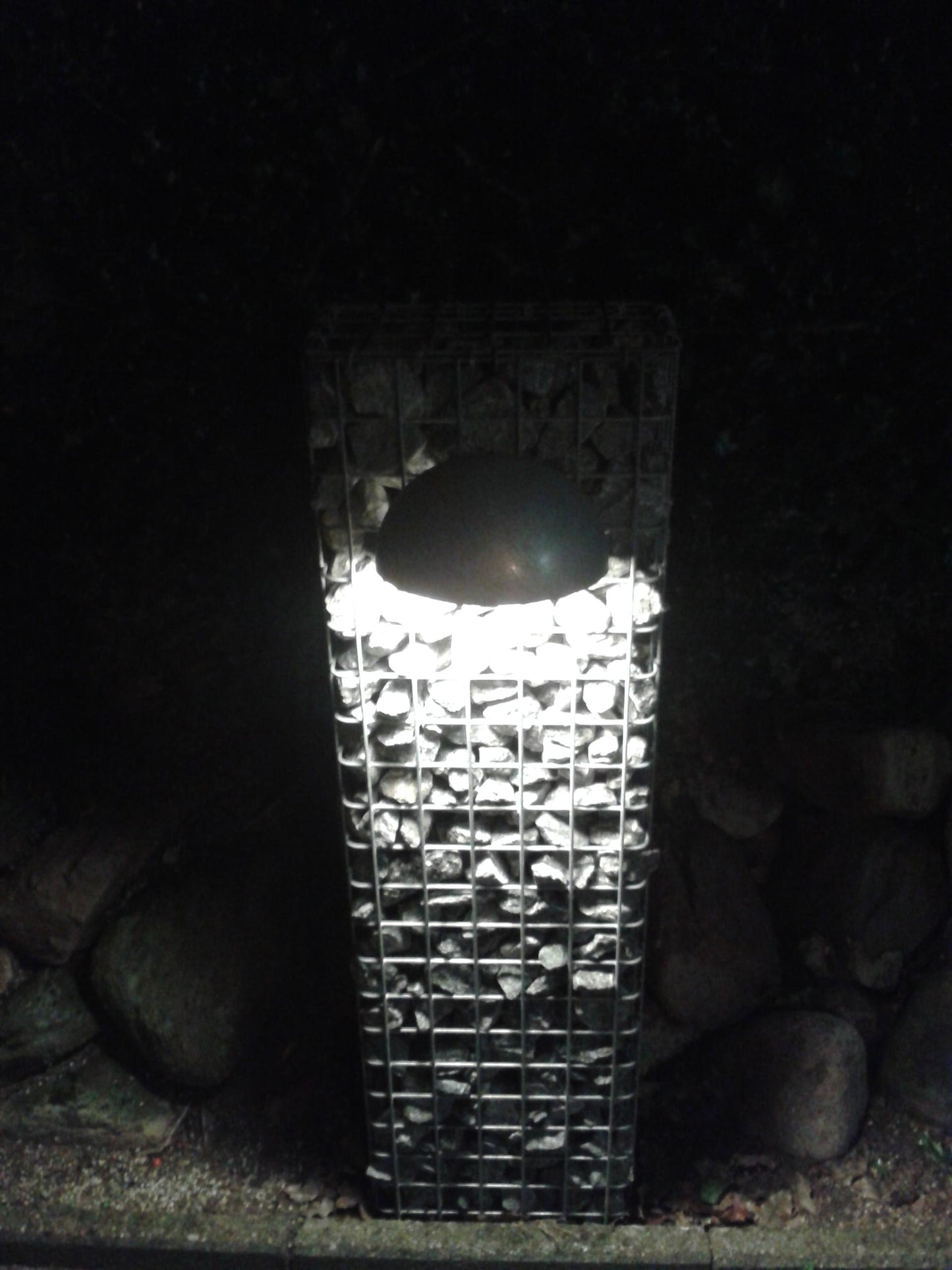 Lámpara negra con soporte